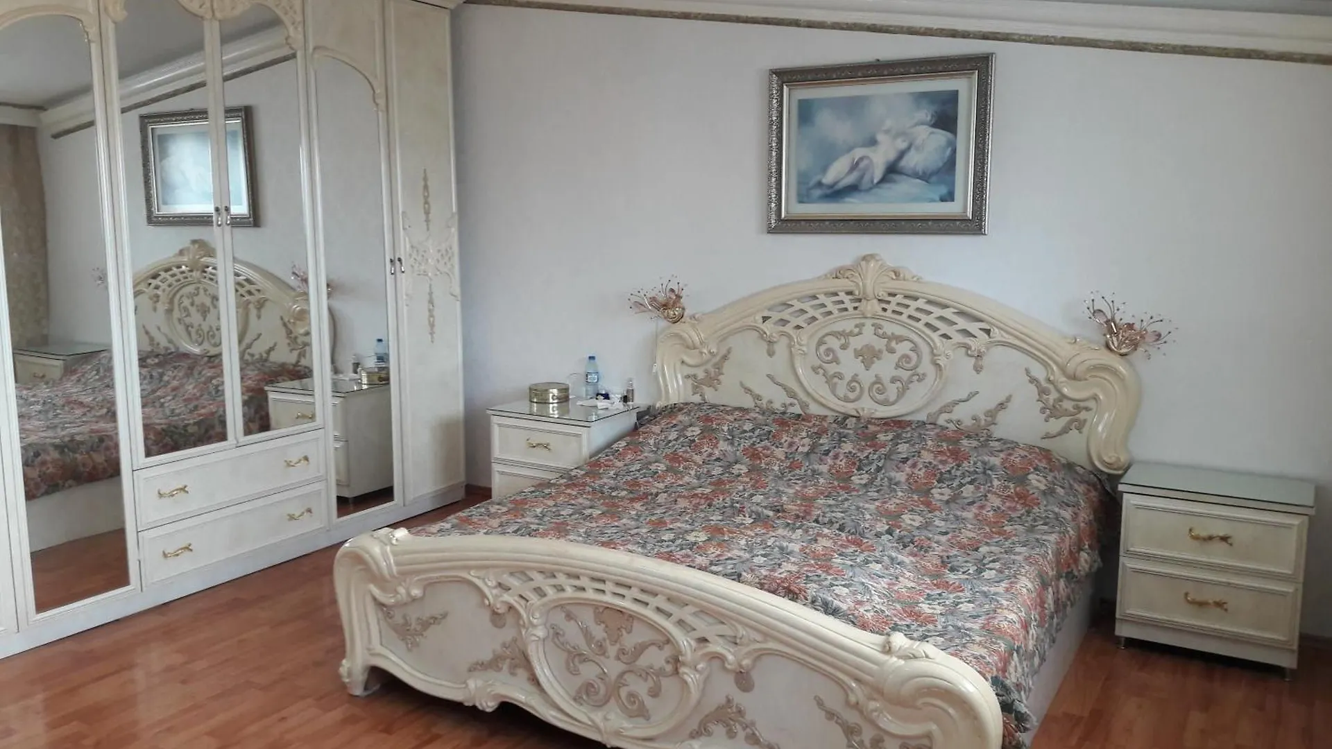 Sahil Garden 4 Bedrooms Baku 0*,